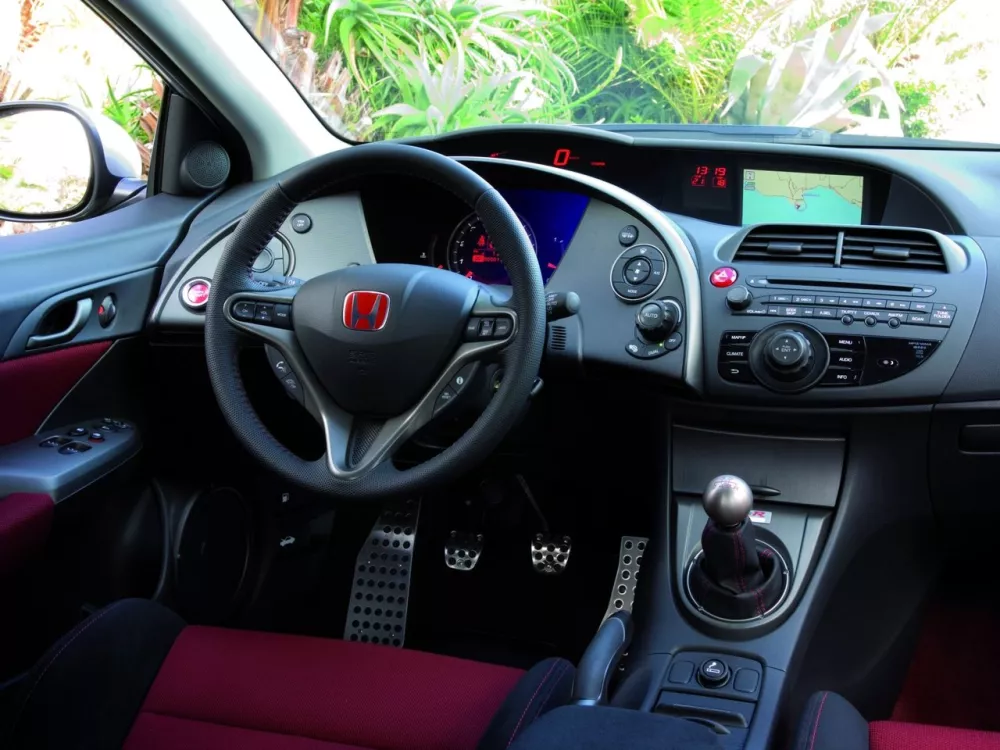 Автомобиль Honda Civic Type R VIII Рестайлинг Хэтчбек (3 двери)
