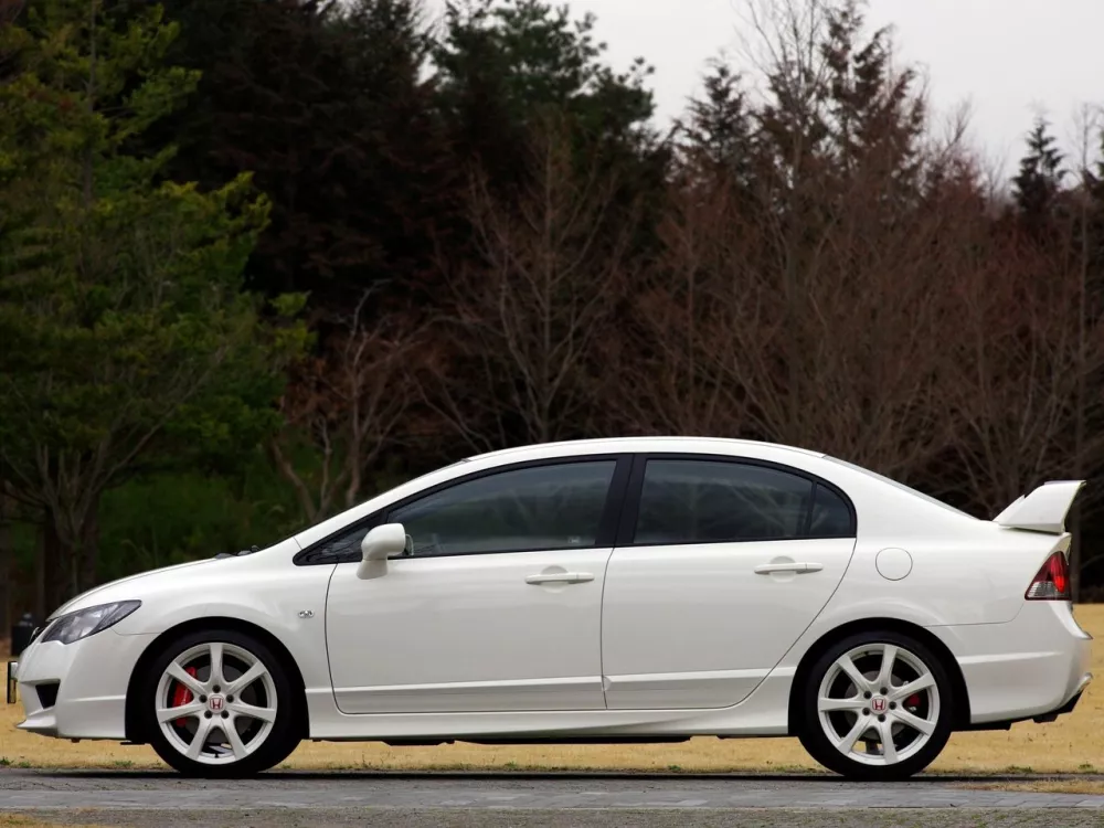 Автомобиль Honda Civic Type R VIII Рестайлинг Седан