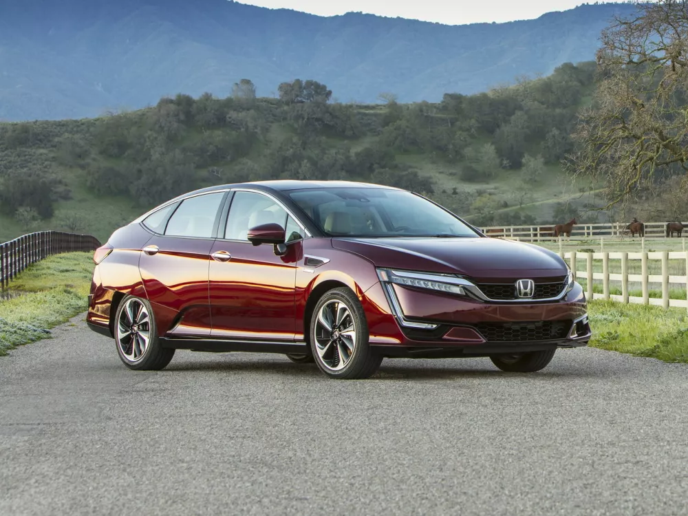 Автомобиль Honda Clarity II Седан