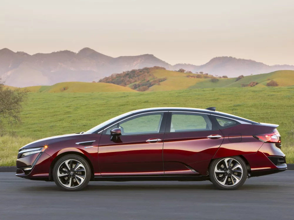 Автомобиль Honda Clarity II Седан
