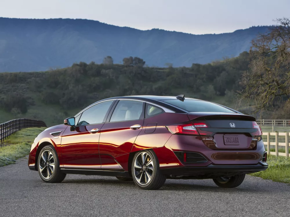 Автомобиль Honda Clarity II Седан