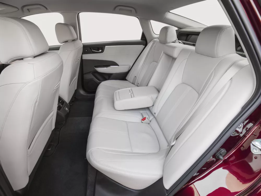 Автомобиль Honda Clarity II Седан