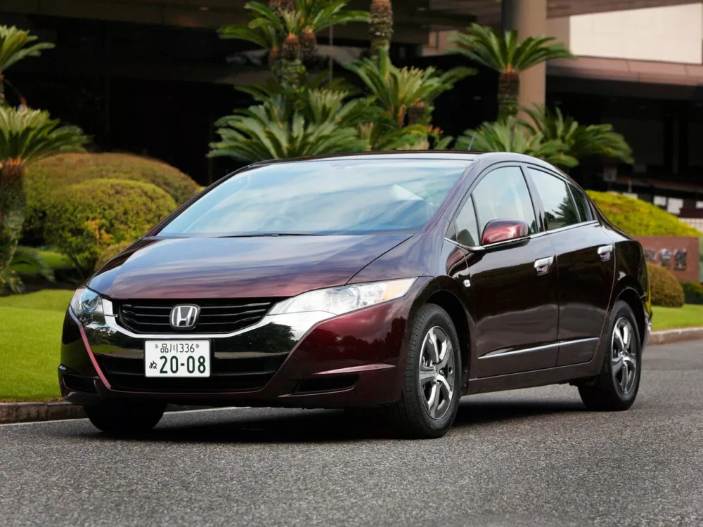Автомобиль Honda Clarity I Седан