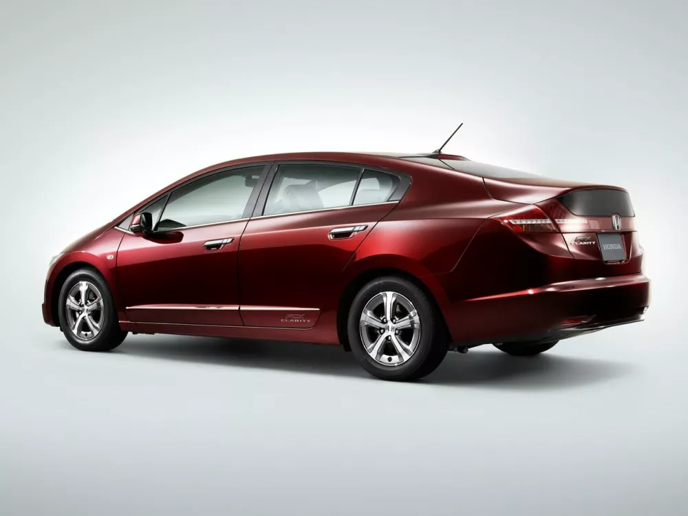 Автомобиль Honda Clarity I Седан