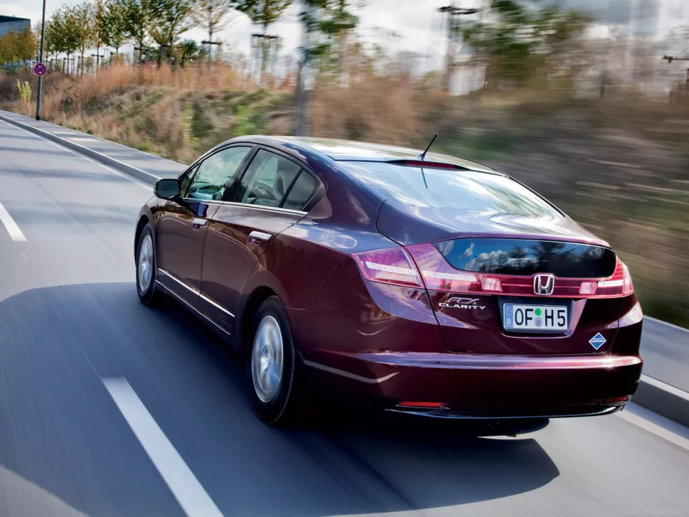 Автомобиль Honda Clarity I Седан