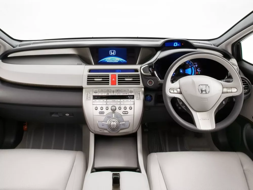 Автомобиль Honda Clarity I Седан