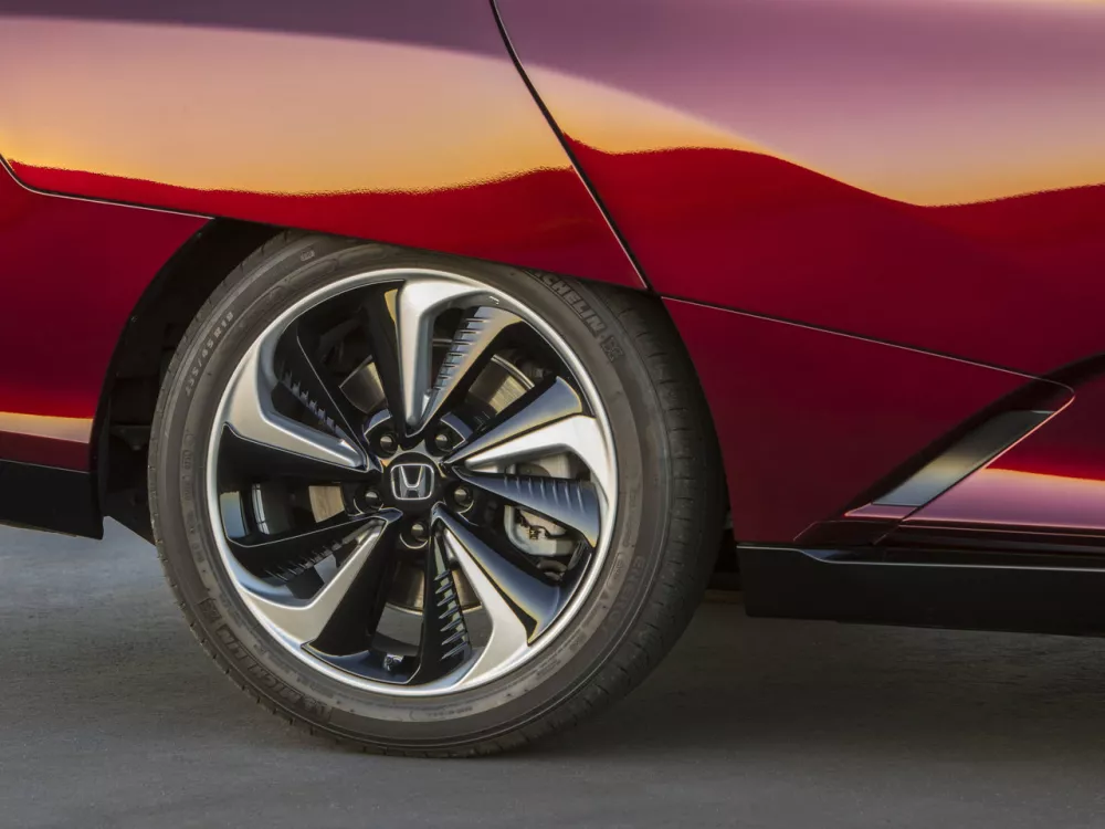 Автомобиль Honda Clarity II Седан