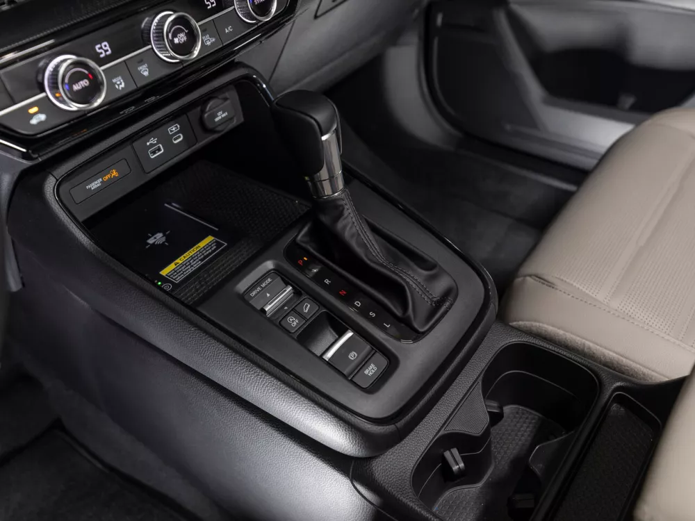 Автомобиль Honda CR-V VI Внедорожник (5 дверей)