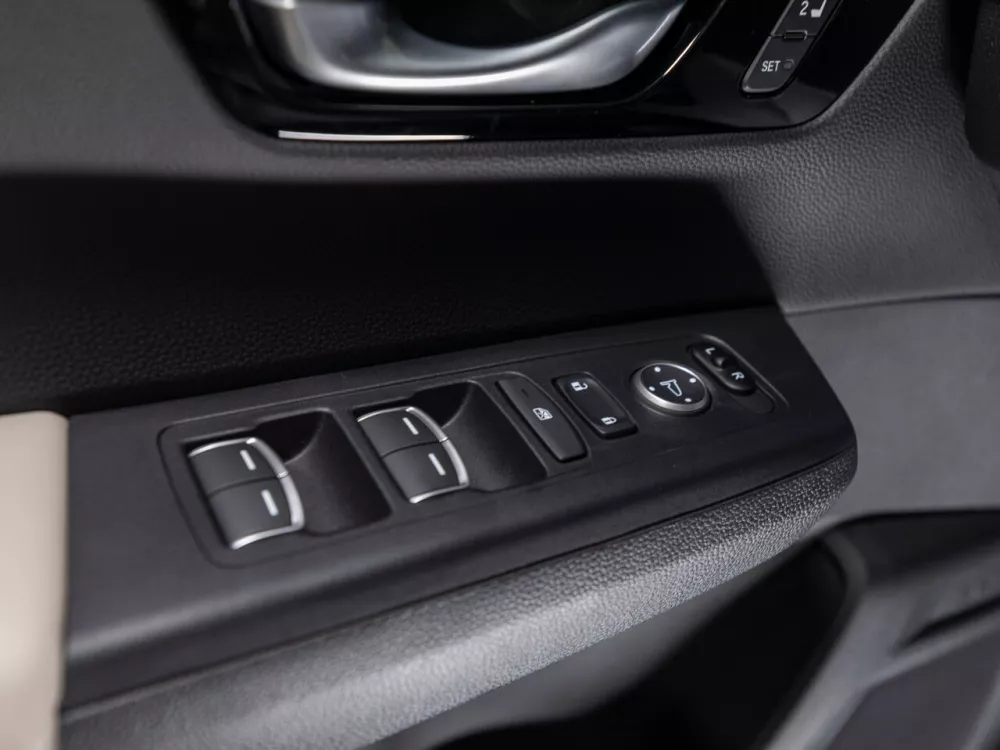 Автомобиль Honda CR-V VI Внедорожник (5 дверей)