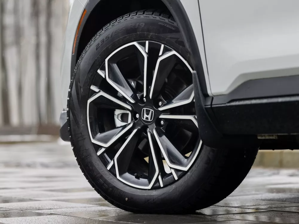 Автомобиль Honda CR-V VI Внедорожник (5 дверей)