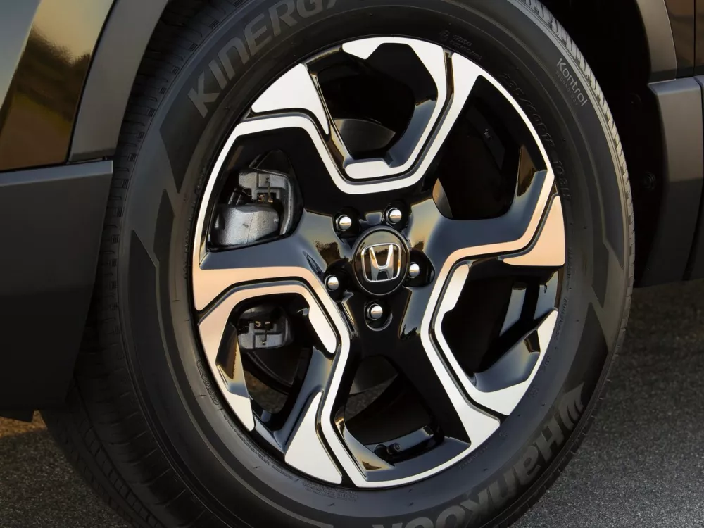 Автомобиль Honda CR-V V Внедорожник (5 дверей)