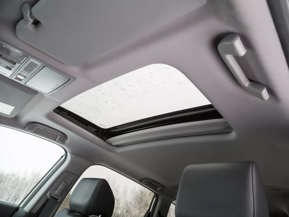 Автомобиль Honda CR-V V Внедорожник (5 дверей)