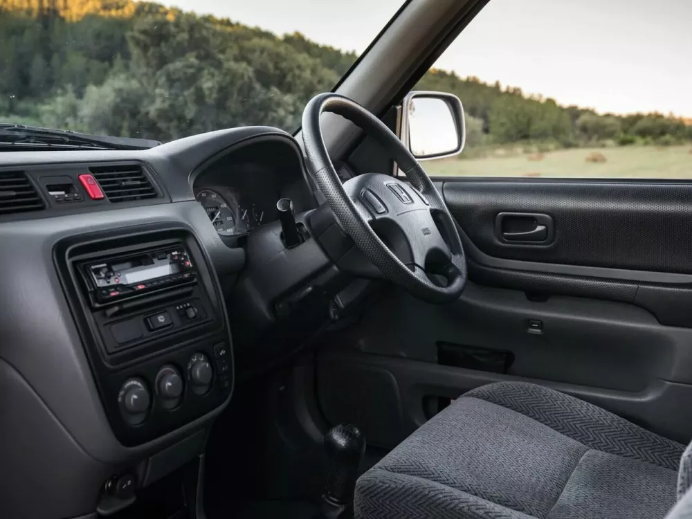 Автомобиль Honda CR-V I Внедорожник (5 дверей)