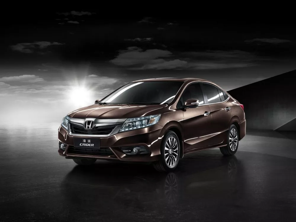 Автомобиль Honda Crider I Седан
