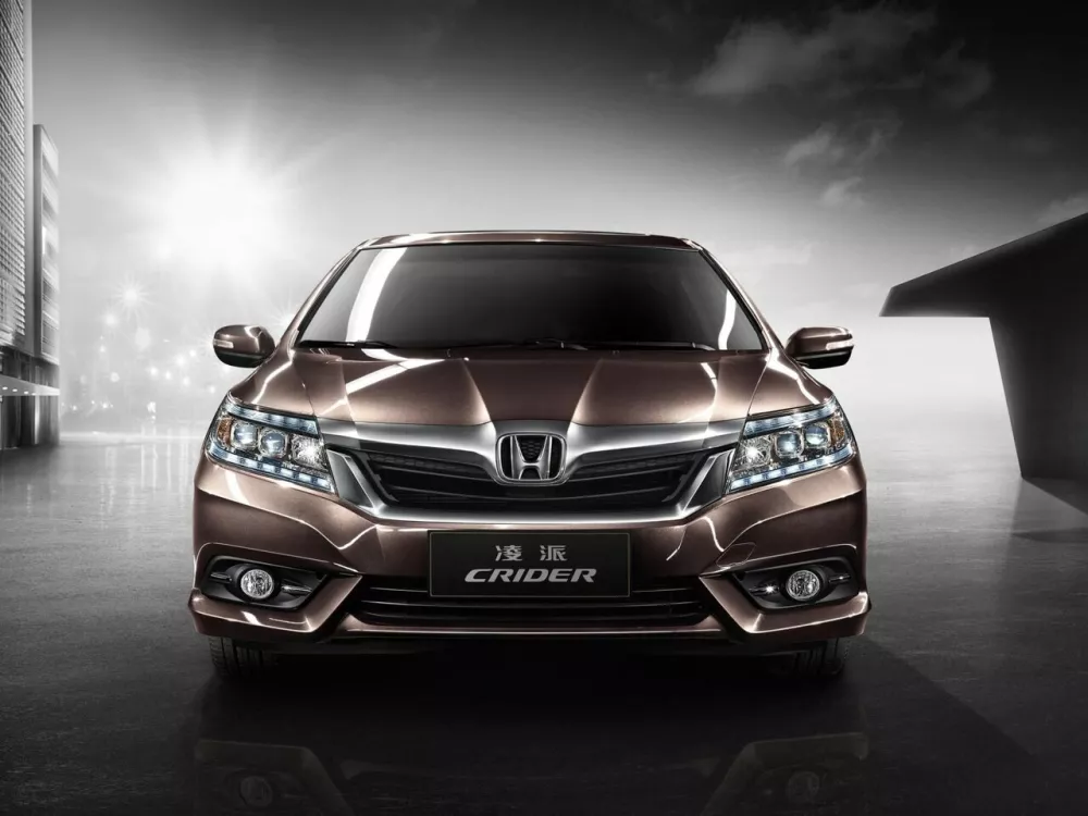 Автомобиль Honda Crider I Седан