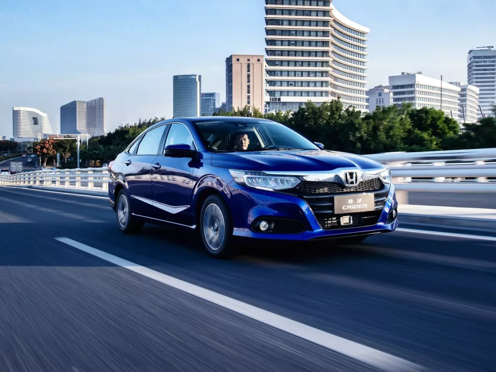 Автомобиль Honda Crider II Седан
