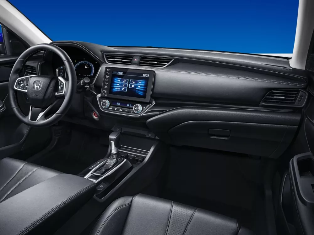 Автомобиль Honda Crider II Седан