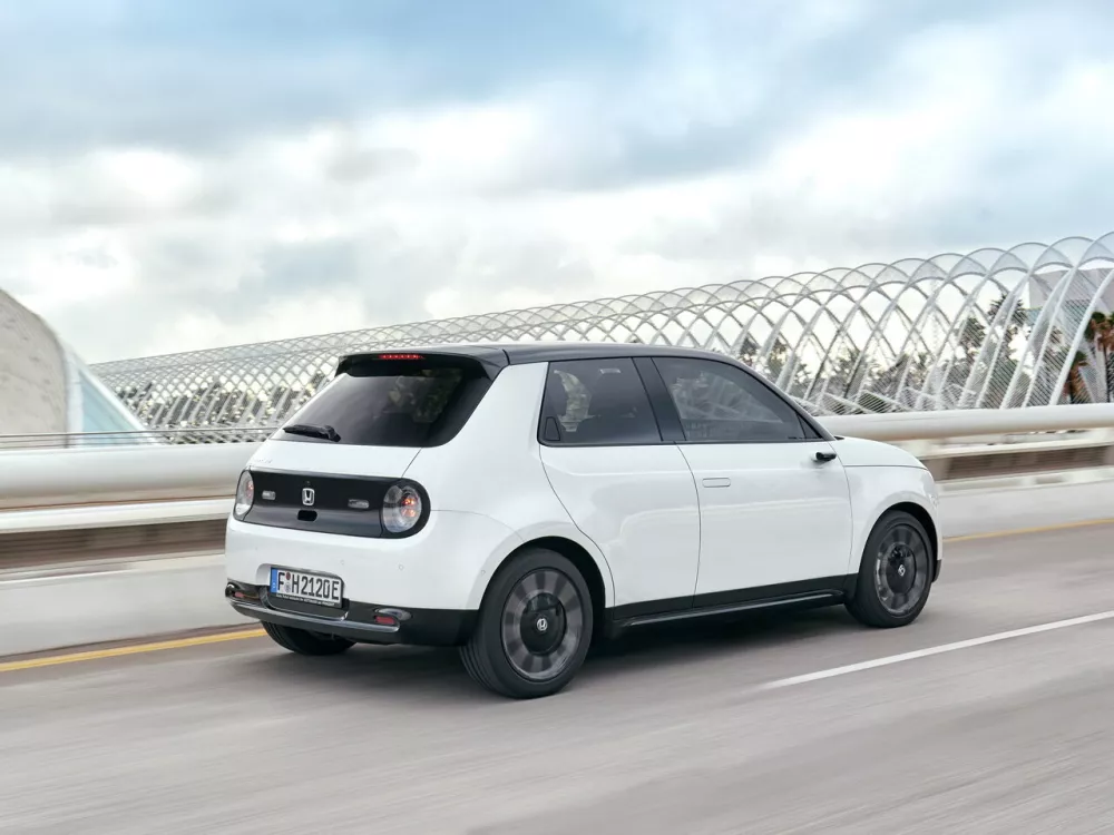 Автомобиль Honda e Хэтчбек (5 дверей)