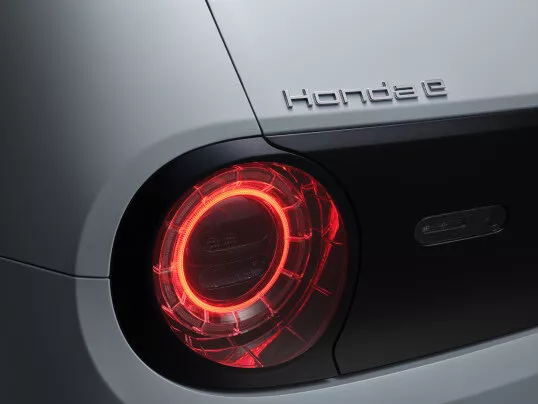 Автомобиль Honda e Хэтчбек (5 дверей)