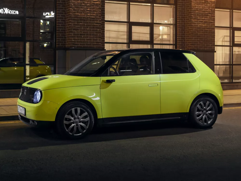 Автомобиль Honda e Хэтчбек (5 дверей)