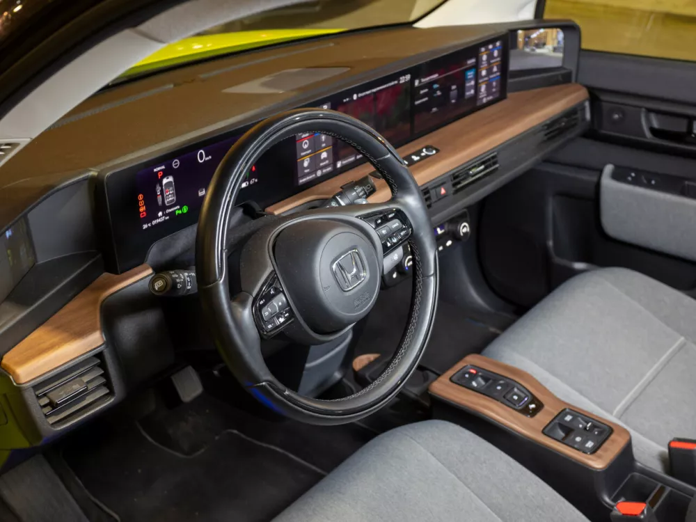 Автомобиль Honda e Хэтчбек (5 дверей)