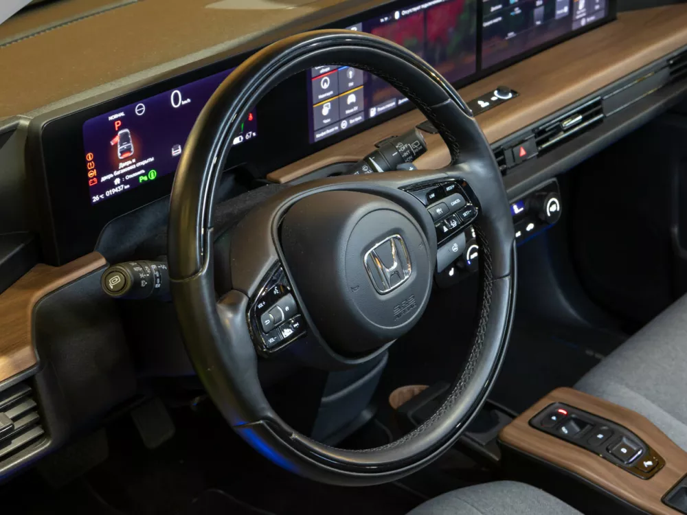 Автомобиль Honda e Хэтчбек (5 дверей)