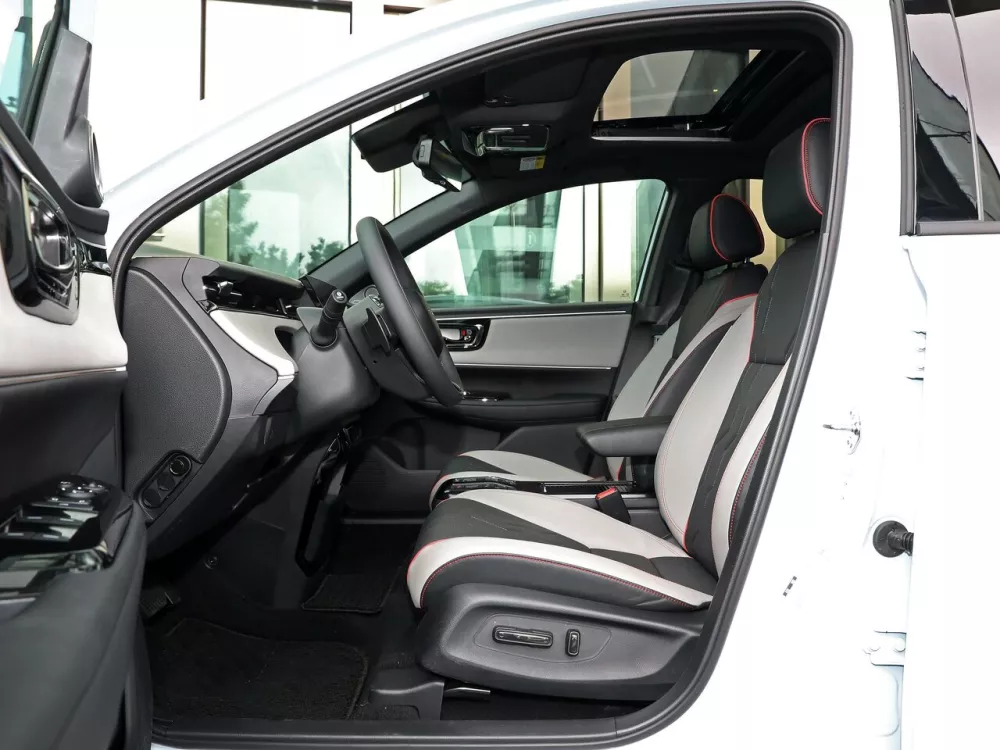 Автомобиль Honda e:NS2 Внедорожник (5 дверей)
