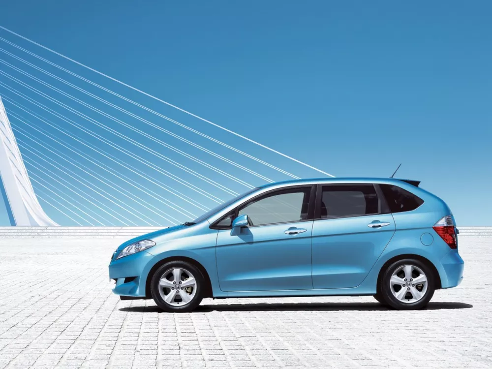 Автомобиль Honda Edix Компактвэн