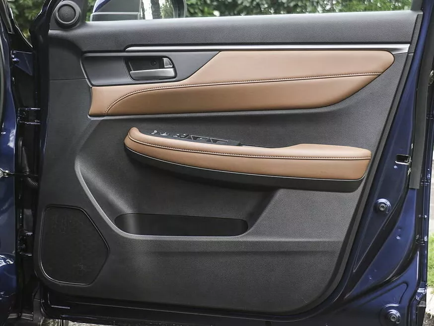 Автомобиль Honda Elevate Внедорожник (5 дверей)