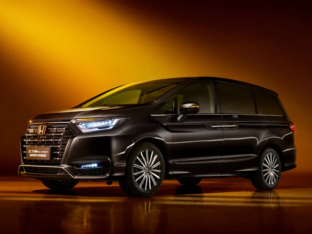 Автомобиль Honda Elysion II Рестайлинг 2 Минивэн