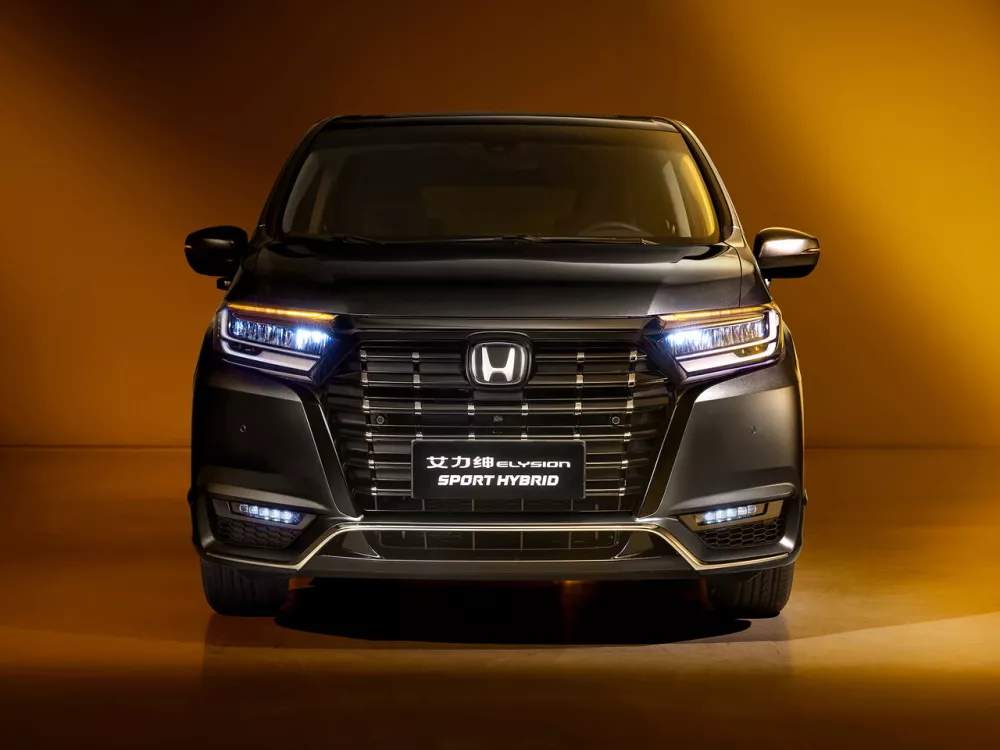 Автомобиль Honda Elysion II Рестайлинг 2 Минивэн