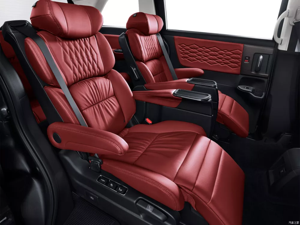 Автомобиль Honda Elysion II Рестайлинг 2 Минивэн
