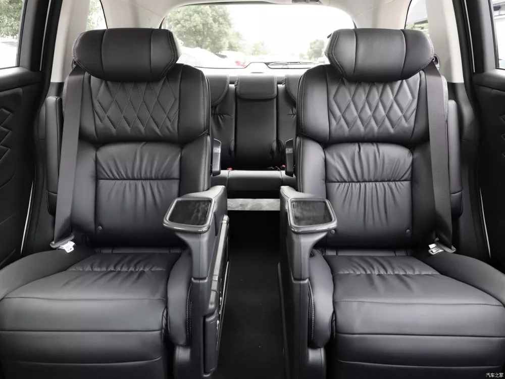 Автомобиль Honda Elysion II Рестайлинг Минивэн