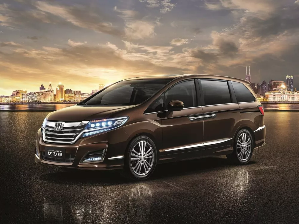 Автомобиль Honda Elysion II Минивэн