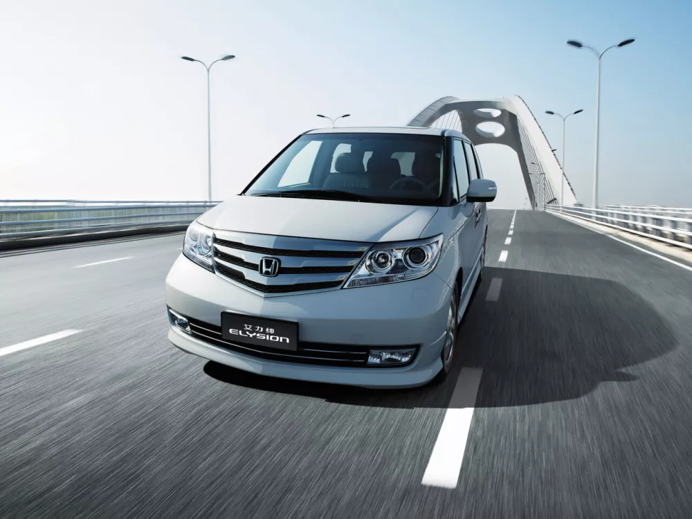 Автомобиль Honda Elysion (China Market) I Минивэн