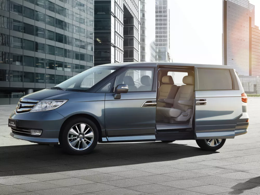Автомобиль Honda Elysion (China Market) I Минивэн