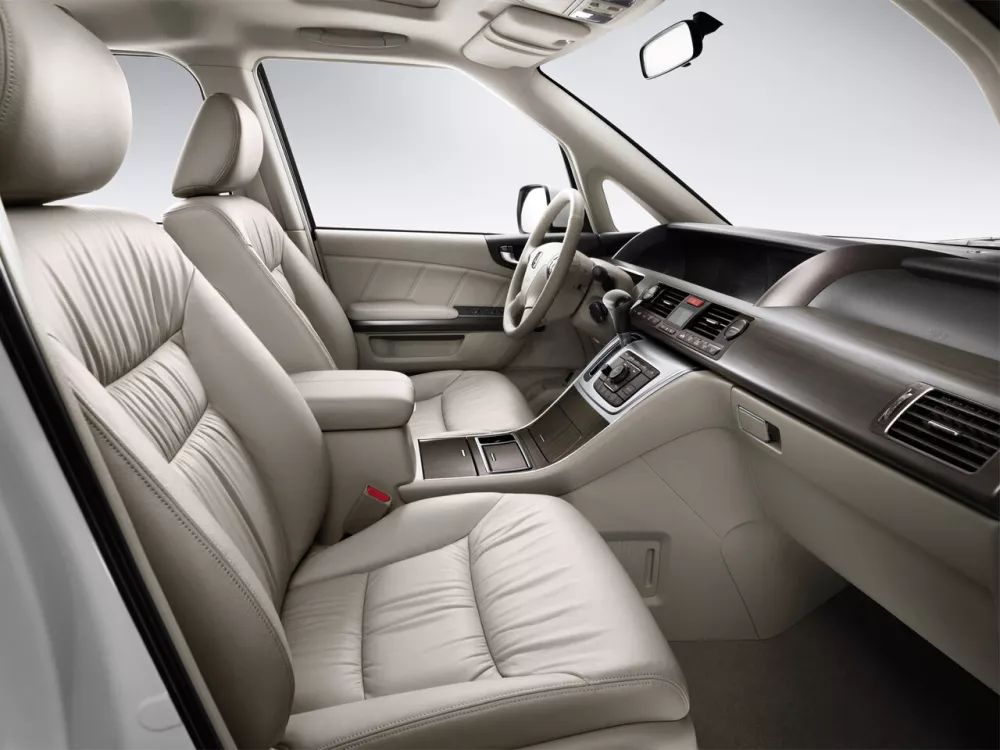Автомобиль Honda Elysion (China Market) I Минивэн