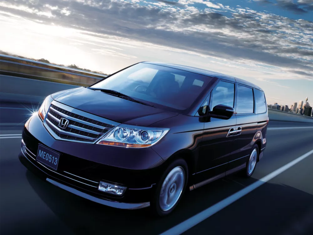 Автомобиль Honda Elysion I Рестайлинг Минивэн