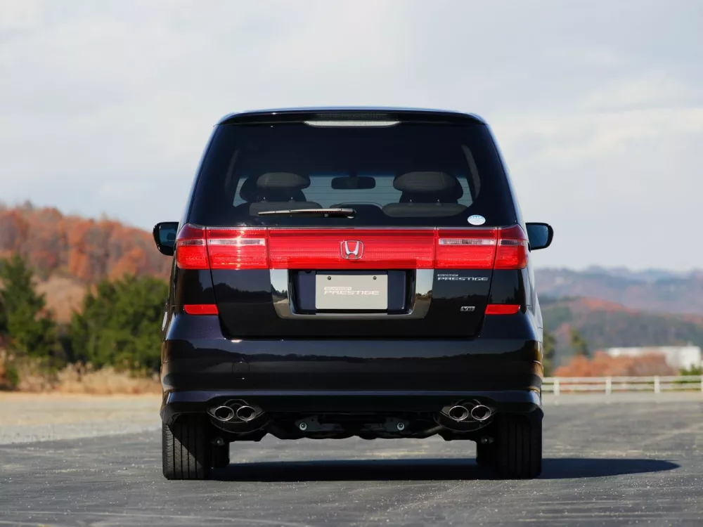 Автомобиль Honda Elysion I Рестайлинг Минивэн
