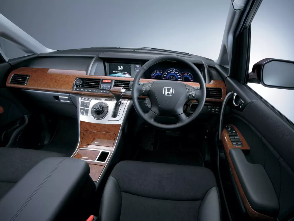 Автомобиль Honda Elysion I Рестайлинг Минивэн