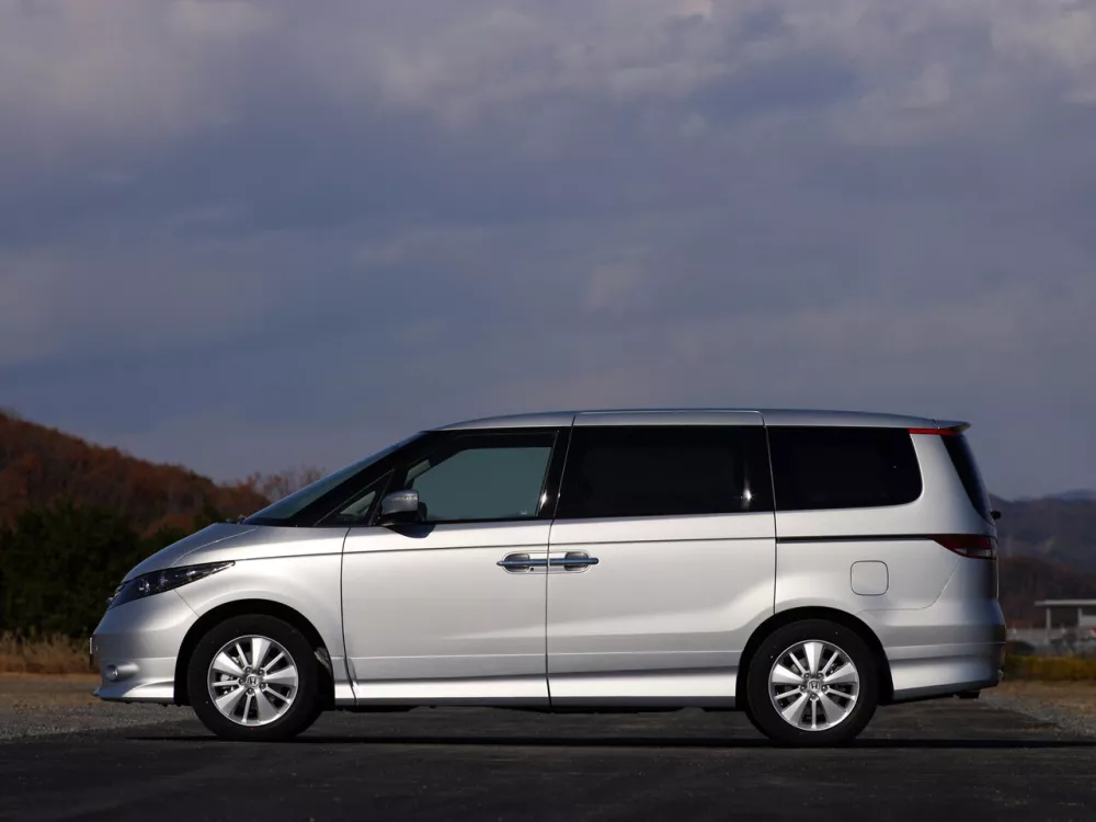Автомобиль Honda Elysion I Минивэн