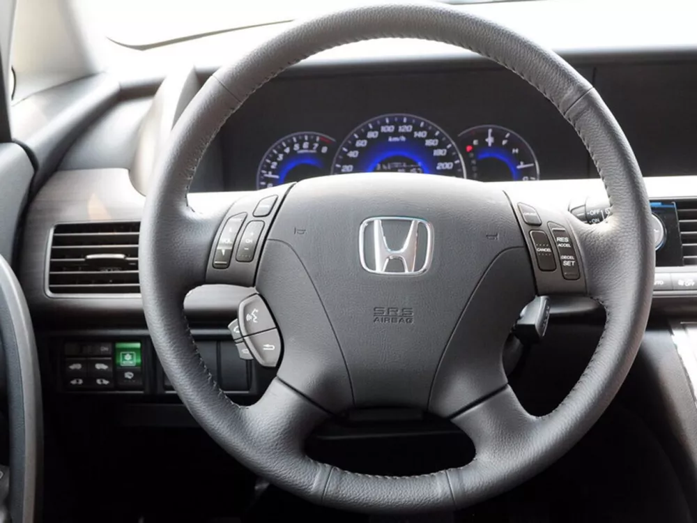 Автомобиль Honda Elysion I Рестайлинг Минивэн