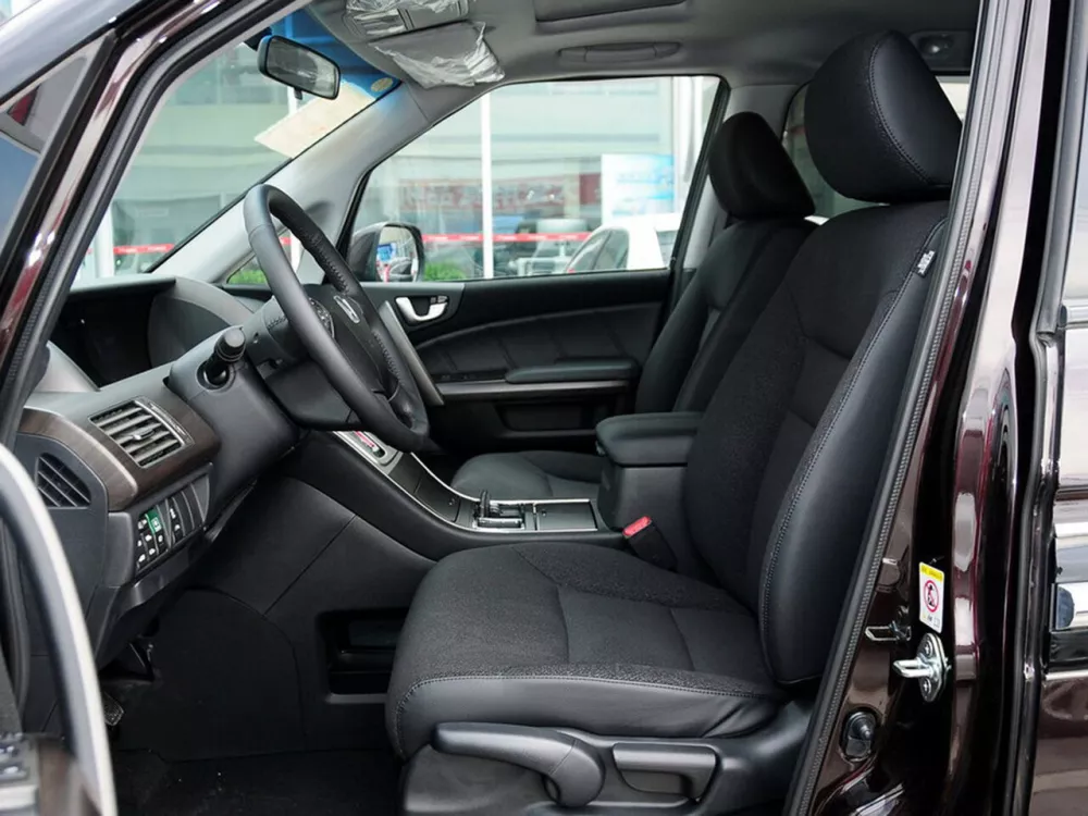 Автомобиль Honda Elysion I Рестайлинг Минивэн