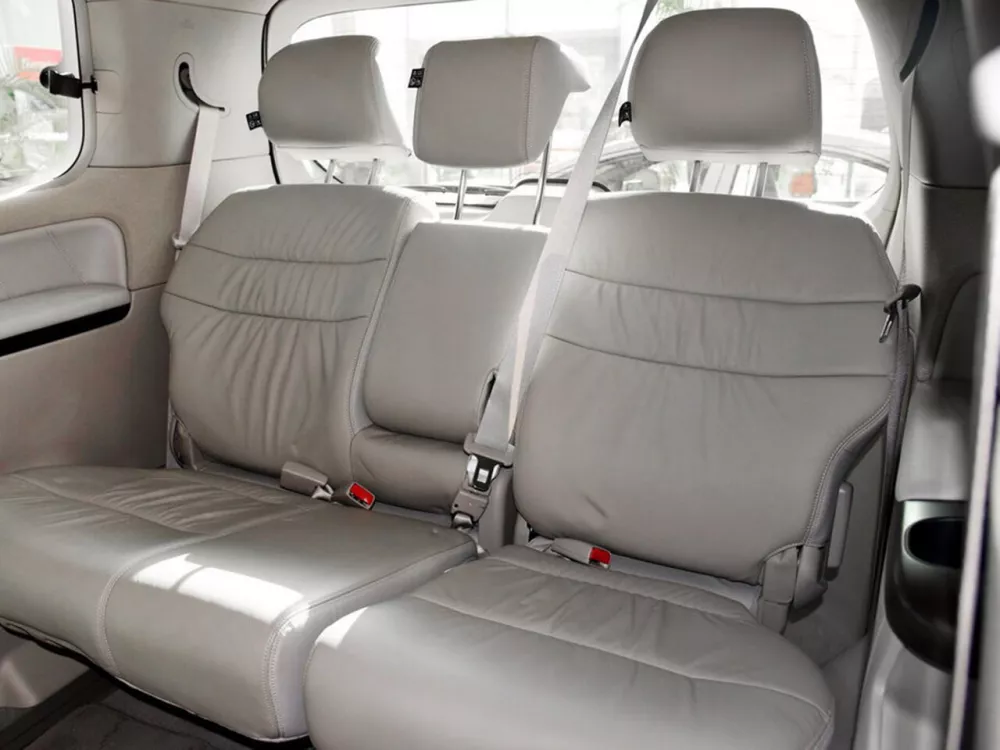 Автомобиль Honda Elysion I Рестайлинг Минивэн