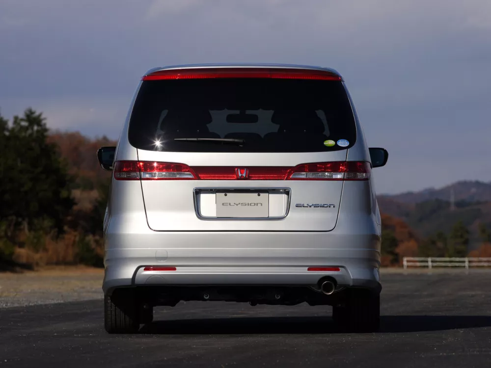 Автомобиль Honda Elysion I Минивэн