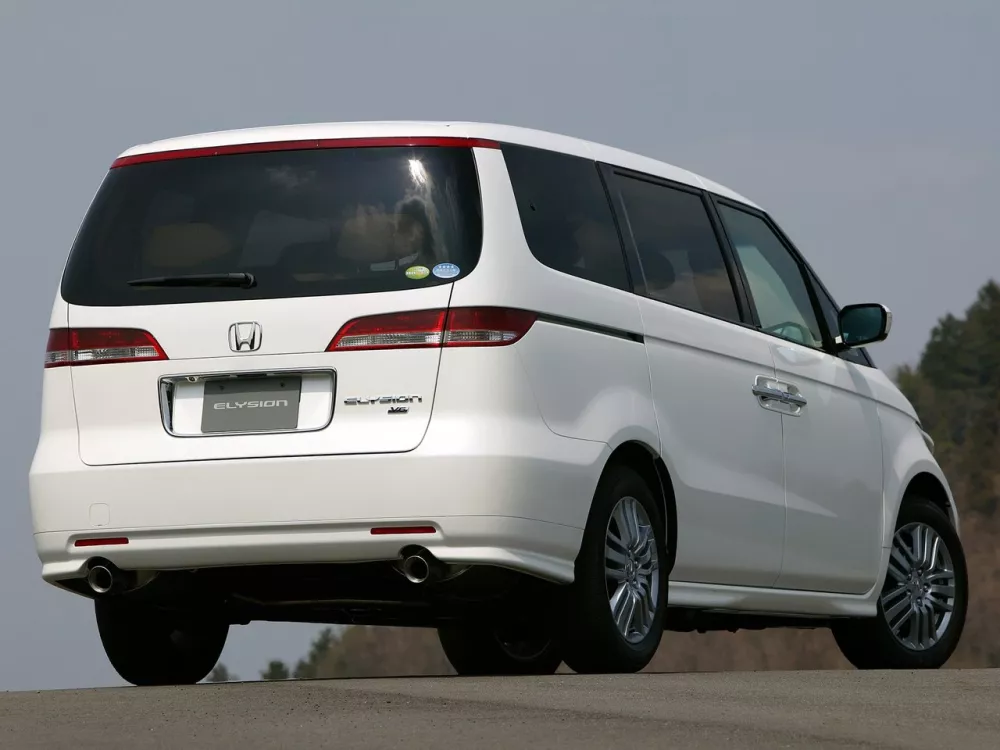 Автомобиль Honda Elysion I Минивэн