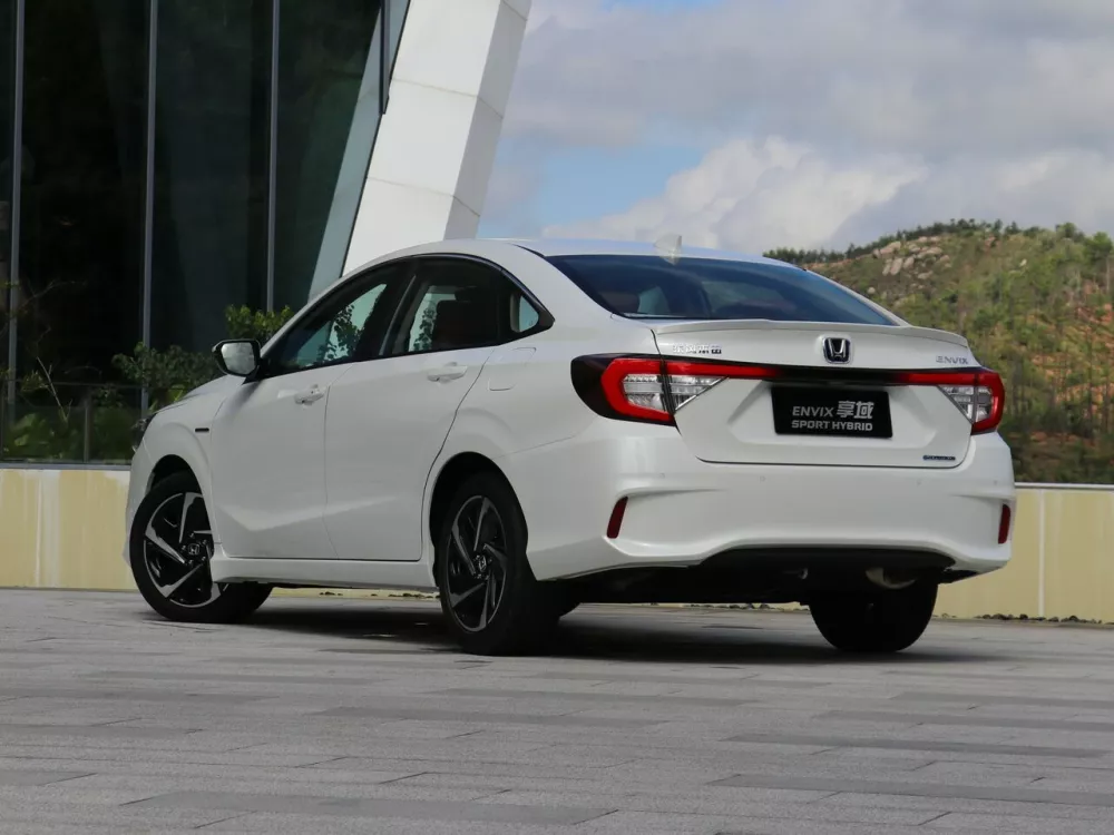 Автомобиль Honda Envix I Седан