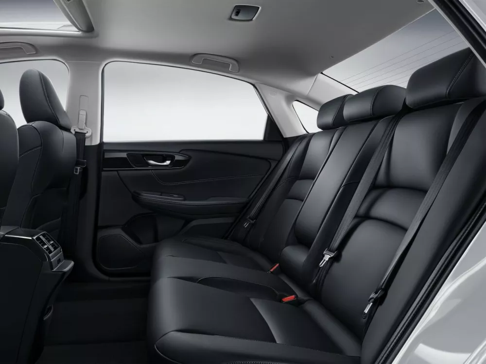Автомобиль Honda Envix I Седан