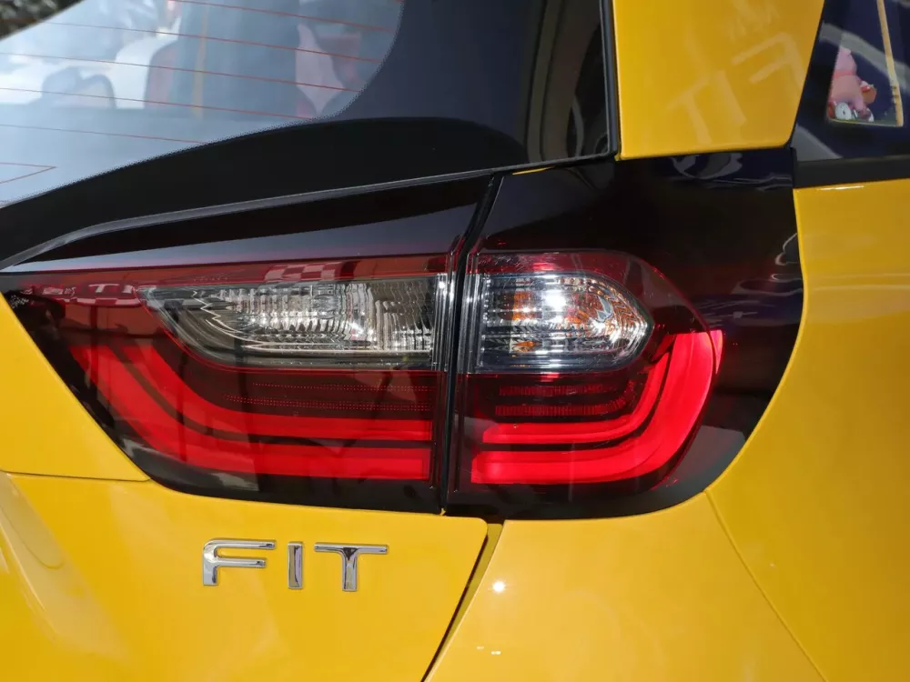 Автомобиль Honda Fit IV Рестайлинг 2 Хэтчбек (5 дверей)