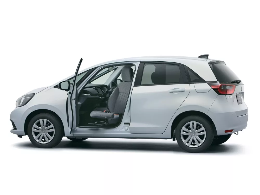 Автомобиль Honda Fit IV Рестайлинг Хэтчбек (5 дверей)